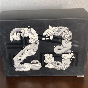 Storage box ONLY